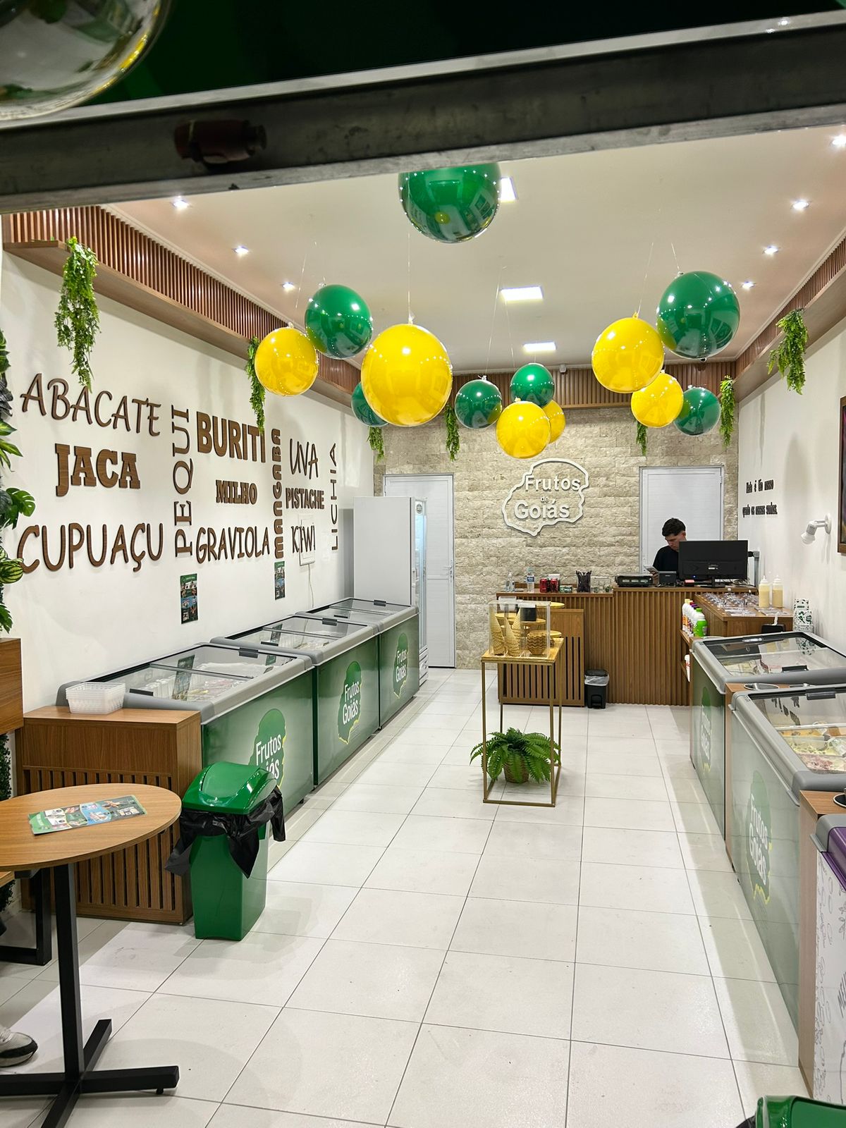 Frutos de Goiás Sorocaba - vitrine e balcão